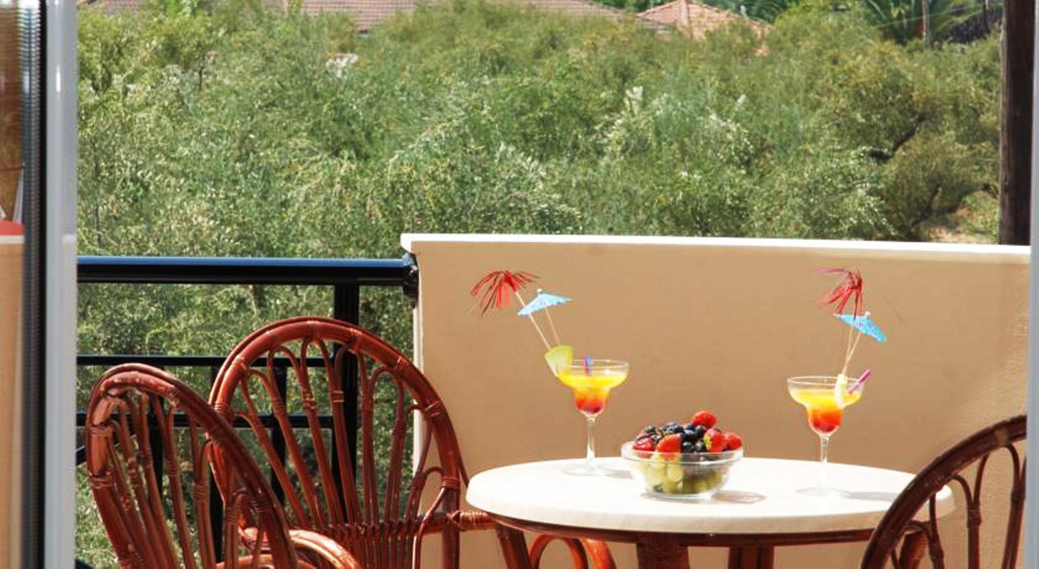 Letsos Hotel Аликанас Экстерьер фото